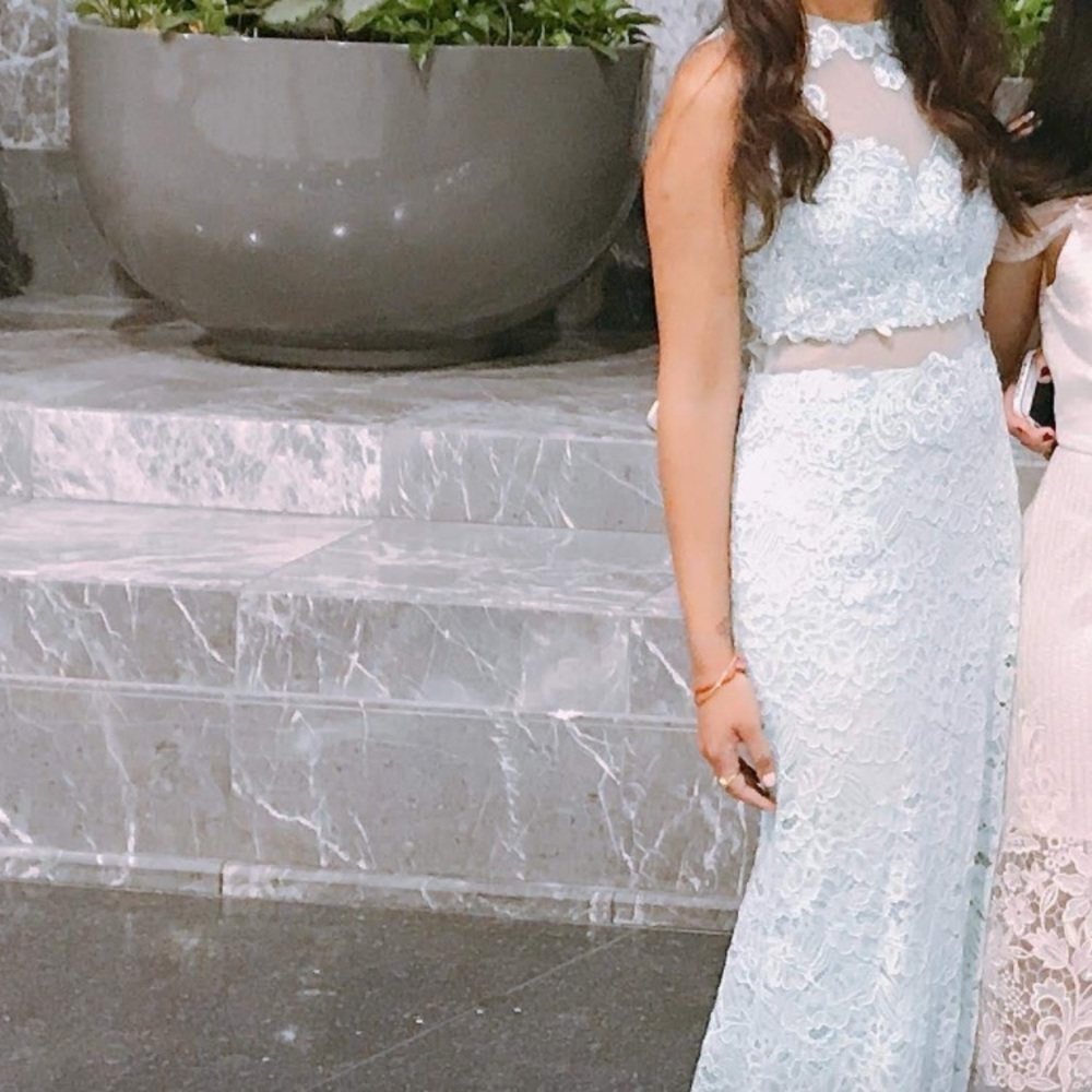 Long mint gown from macys. Worn once. Size 2. Laundered. In like new condition.